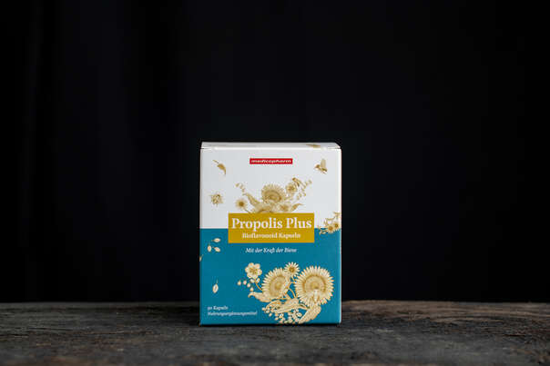 Sie sehen eine Packung Propolis Plus Kapseln Ökopan 60 Stück, 90 Stück, Produktbild: 01 Propolis Plus Kapseln Ökopan 60 Stück, 90 Stück, A-Nr.: 3049142 - 01