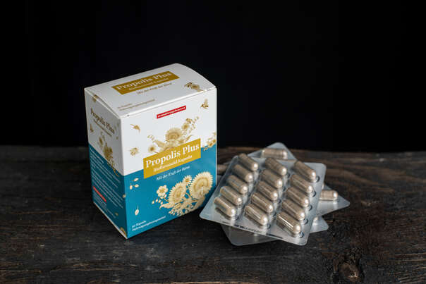 Sie sehen eine Packung Propolis Plus Kapseln Ökopan 60 Stück, 90 Stück, Produktbild: 02 Propolis Plus Kapseln Ökopan 60 Stück, 90 Stück, A-Nr.: 3049142 - 02
