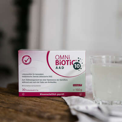 Sie sehen eine Packung OMNi-BiOTiC® 10 AAD, 30 Sachets a 5g, 30 Stück, Produktbild: 02 OMNi-BiOTiC® 10 AAD, 30 Sachets a 5g, 30 Stück, A-Nr.: 4797165 - 02