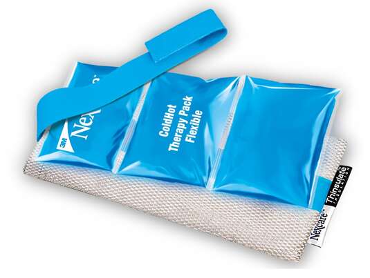 Sie sehen eine Packung Nexcare™ ColdHot Therapy Pack Flexible Thinsulate, 23.5 cm x 11 cm, 1 Stück, Produktbild: 02 Nexcare™ ColdHot Therapy Pack Flexible Thinsulate, 23.5 cm x 11 cm, 1 Stück, A-Nr.: 4251704 - 02
