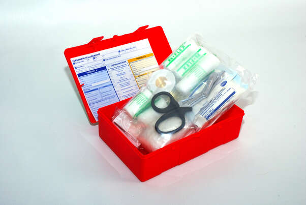 Sie sehen eine Packung EasyMed Autoapotheke ÖNorm V5101, 1 Stück, Produktbild: 02 EasyMed Autoapotheke ÖNorm V5101, 1 Stück, A-Nr.: 1752363 - 02